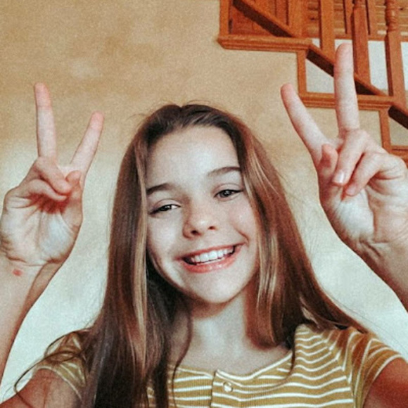 Meet your Posher, Gabrielle - Picture 1 of 1